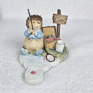 Villeroy & Boch Foxwood Tales 24 Willy Hedgehog Fishing Wishing Figurine 1997